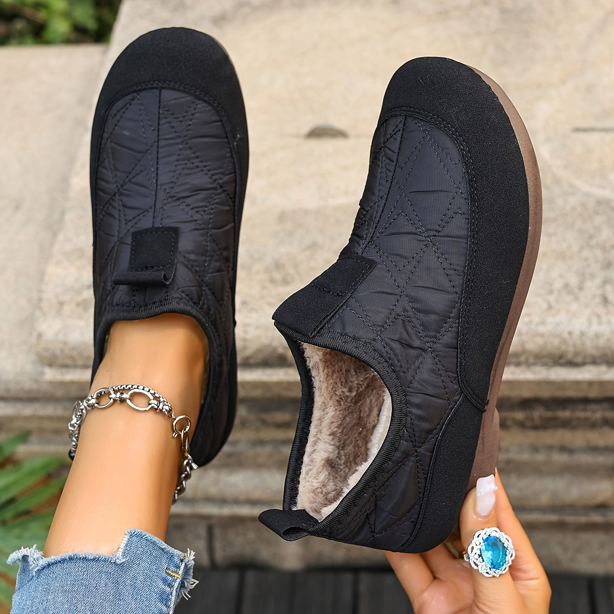 Winter Quilted Flats for Women – Soft, Cozy & Non-Slip Design