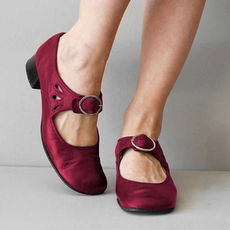 Women's Vintage Low Heel Mary Jane Shoes – Retro Buckle Strap Shallow Pumps for Daily Wear