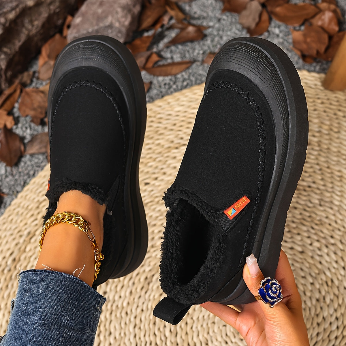 Classic Winter Comfort Shoes for Women – Soft, Warm & Durable Design