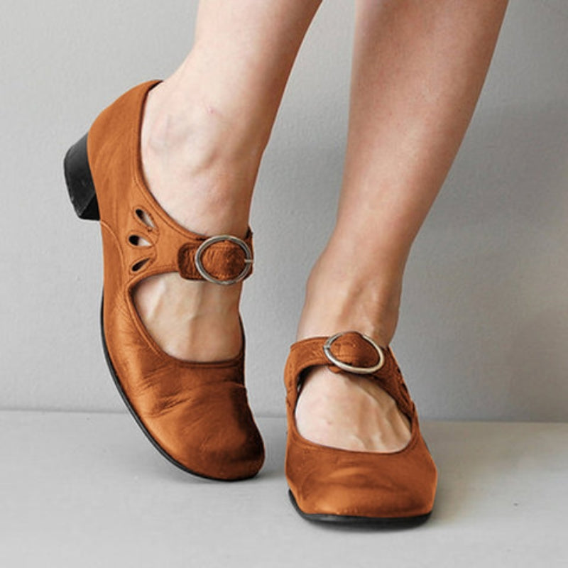 Women's Vintage Low Heel Mary Jane Shoes – Retro Buckle Strap Shallow Pumps for Daily Wear