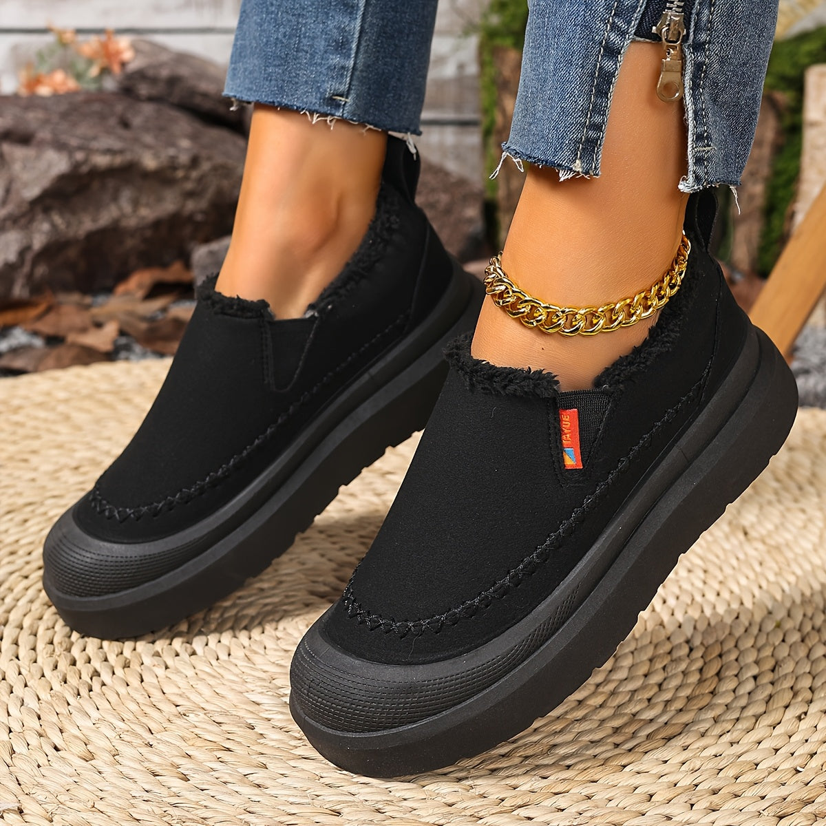 Classic Winter Comfort Shoes for Women – Soft, Warm & Durable Design