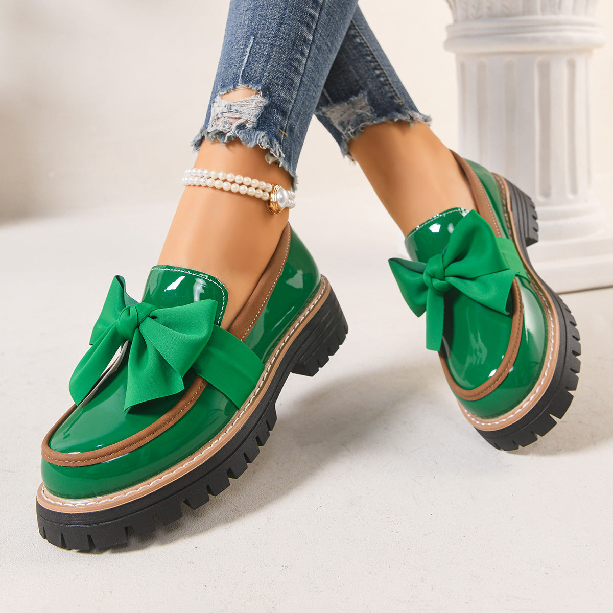Women’s Classic Bow Loafers – Comfortable Platform Sole with Elegant Patent Finish