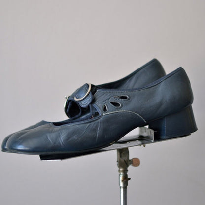 Women's Vintage Low Heel Mary Jane Shoes – Retro Buckle Strap Shallow Pumps for Daily Wear