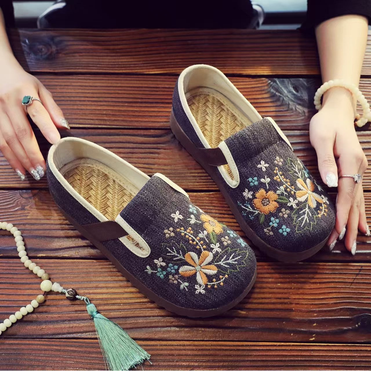 Women's Floral Shoes – Lightweight, Breathable & Comfortable Slip-On Shoes