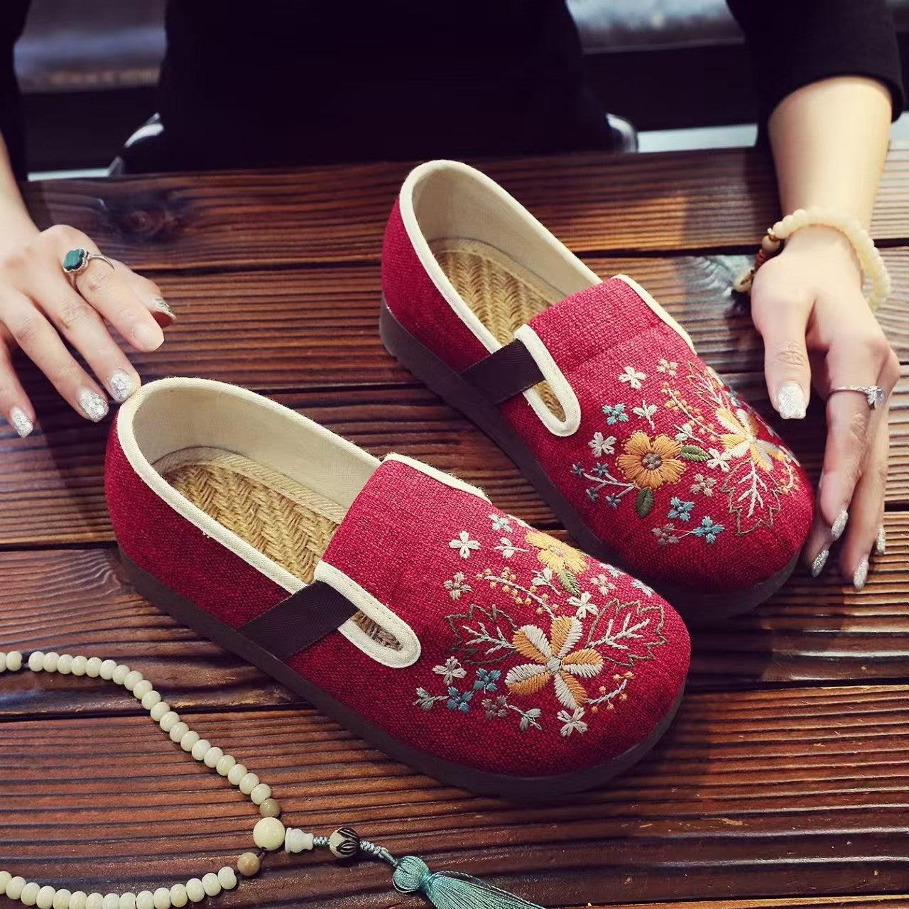Women's Floral Shoes – Lightweight, Breathable & Comfortable Slip-On Shoes