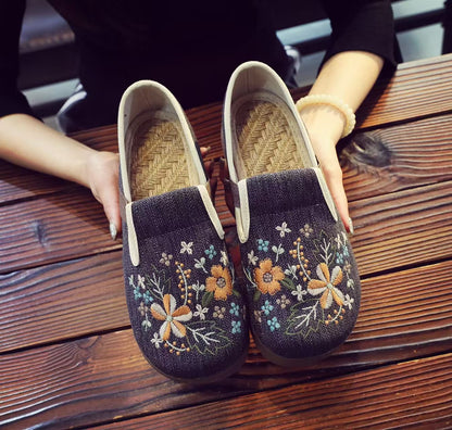 Women's Floral Shoes – Lightweight, Breathable & Comfortable Slip-On Shoes