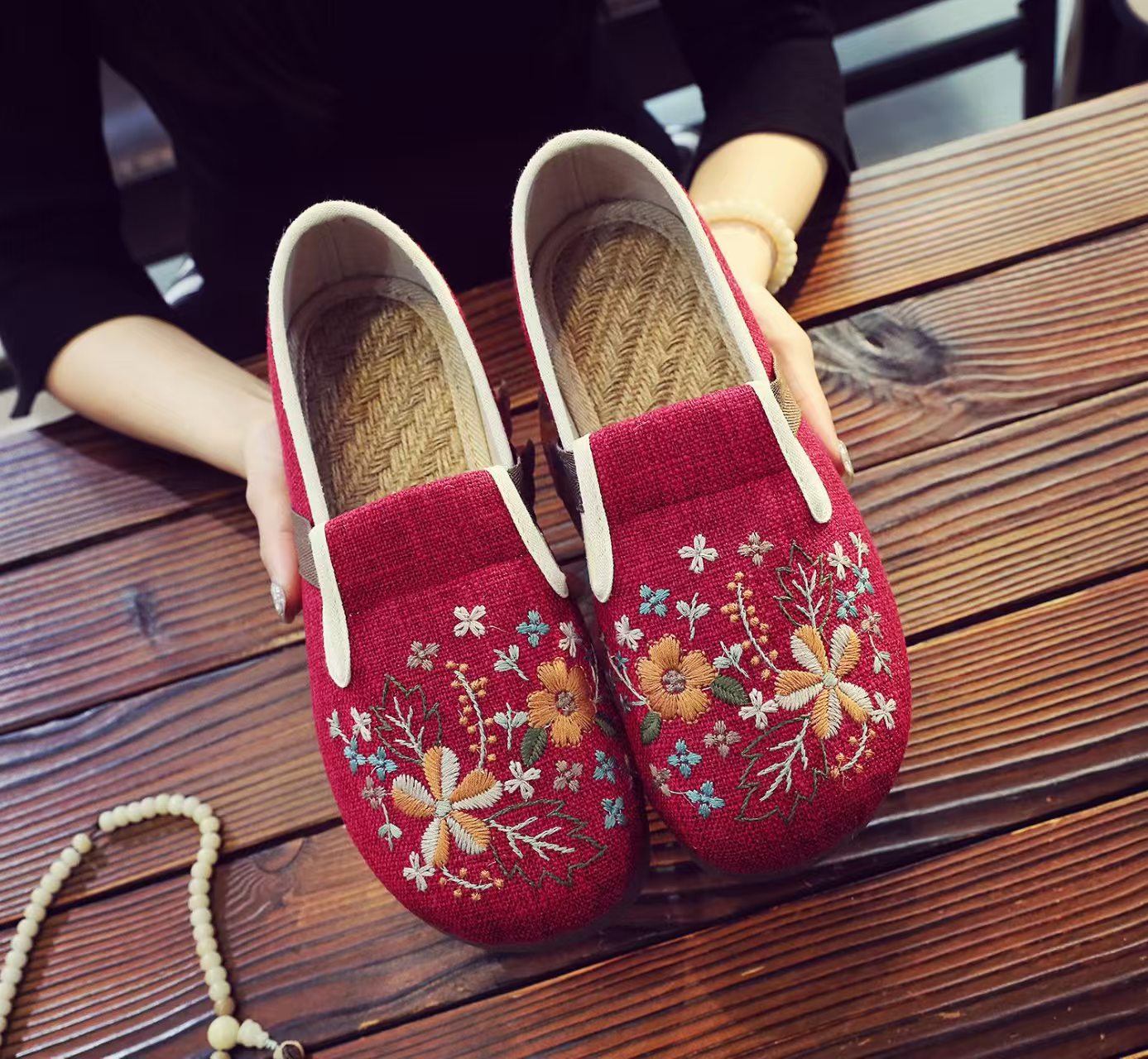 Women's Floral Shoes – Lightweight, Breathable & Comfortable Slip-On Shoes