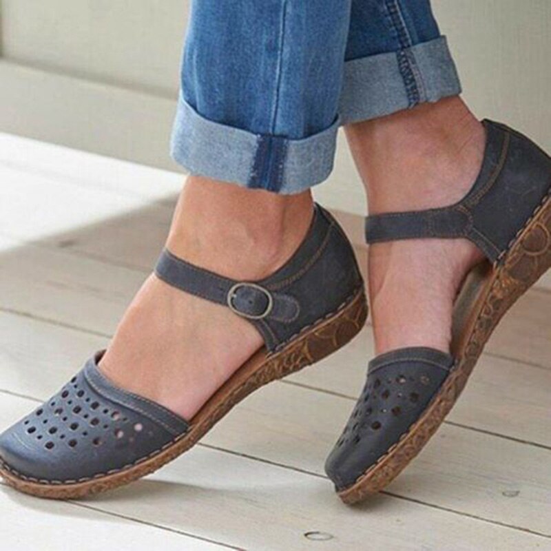Women‘s Round Toe Hollow-out Leather Sandals