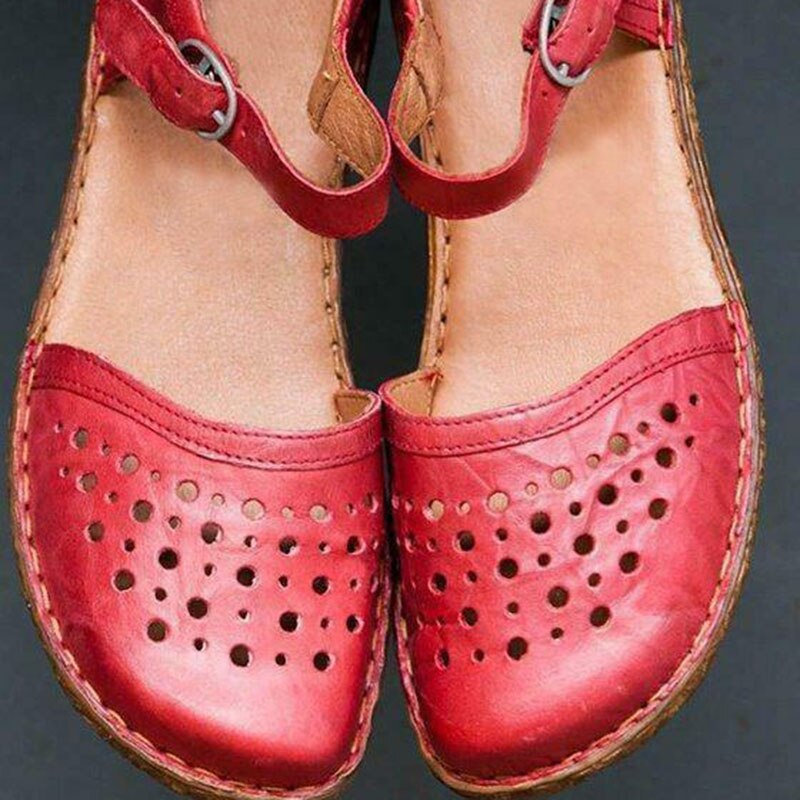 Women‘s Round Toe Hollow-out Leather Sandals