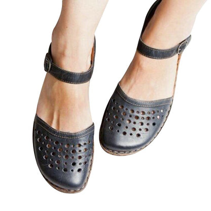 Women‘s Round Toe Hollow-out Leather Sandals