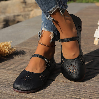 Women's Retro Soft Leather Hollow Flats